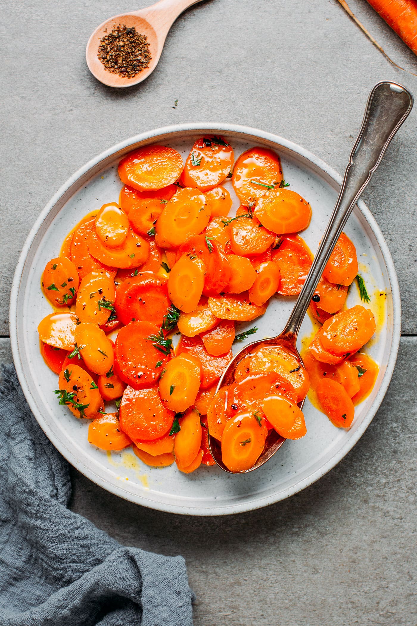 Easy Glazed Carrots (Carrots Vichy)